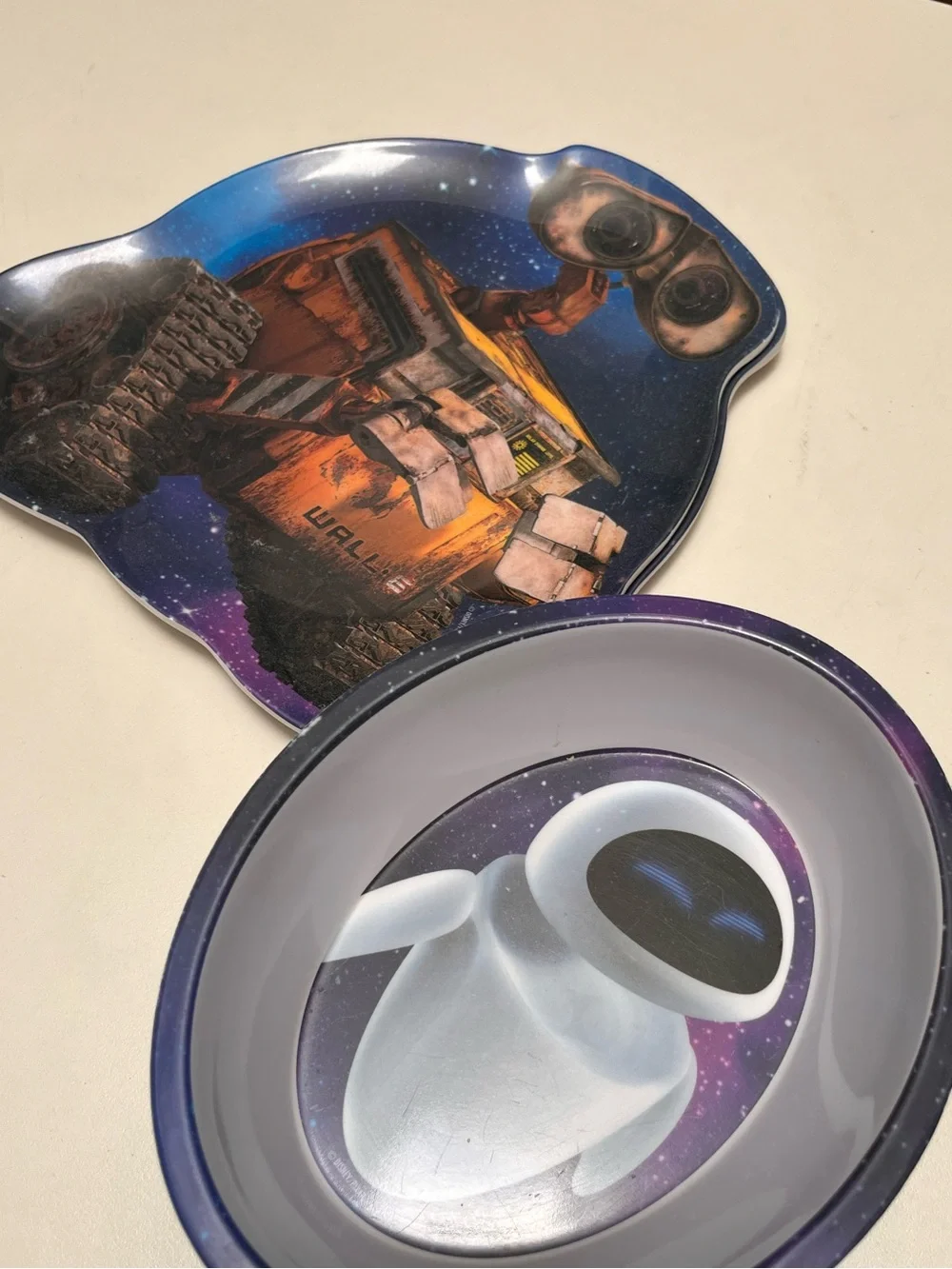 Wall-E and Eve plates and bowls - 2 of each